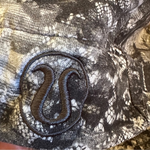 Lululemon Scuba Hoodie  Light Cotton Fleece Masked Lace Starlight Black- S 6 (n - Picture 6 of 11